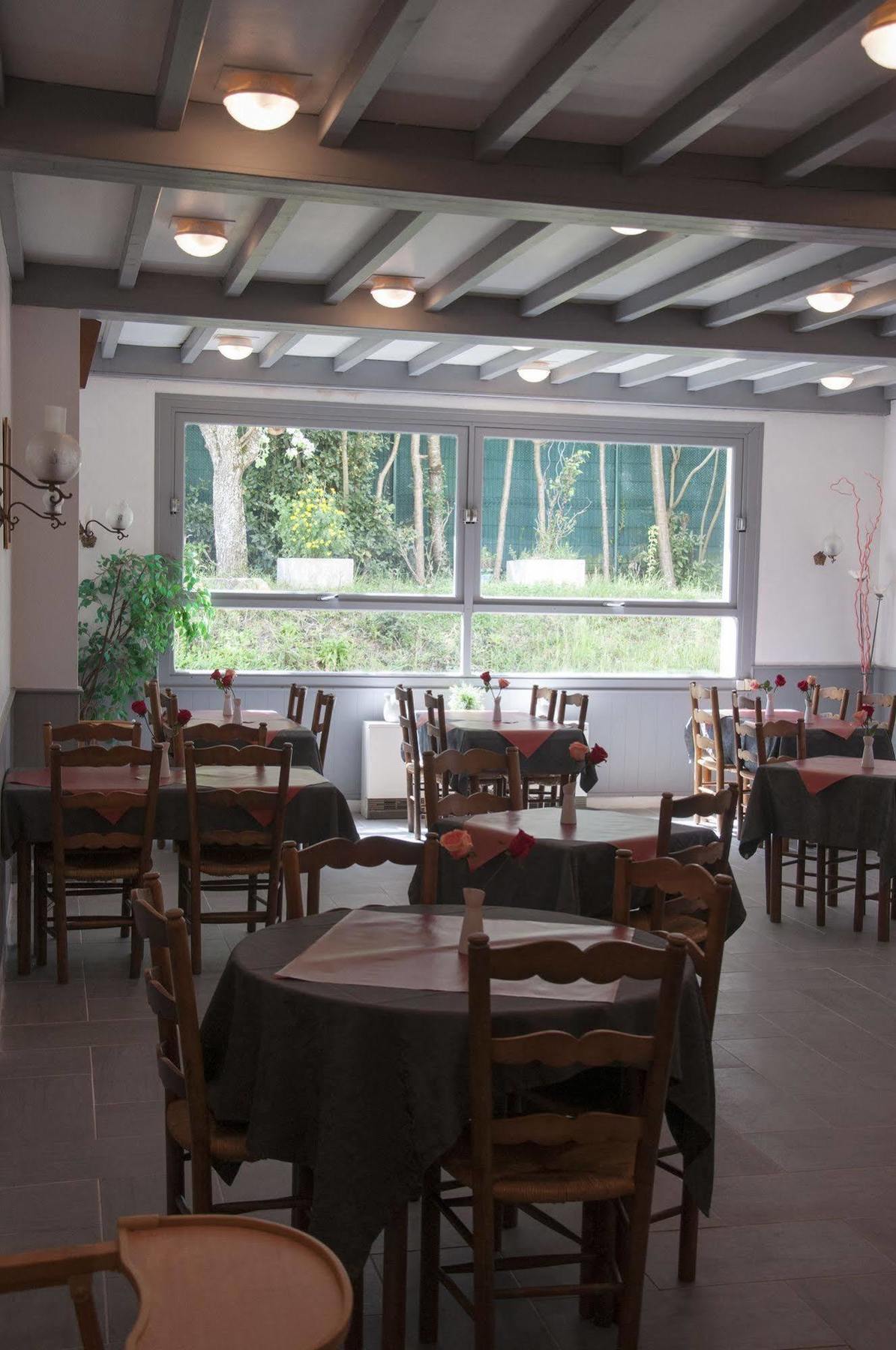 Le Pavillon Bleu Hotel Restaurant Royan Luaran gambar