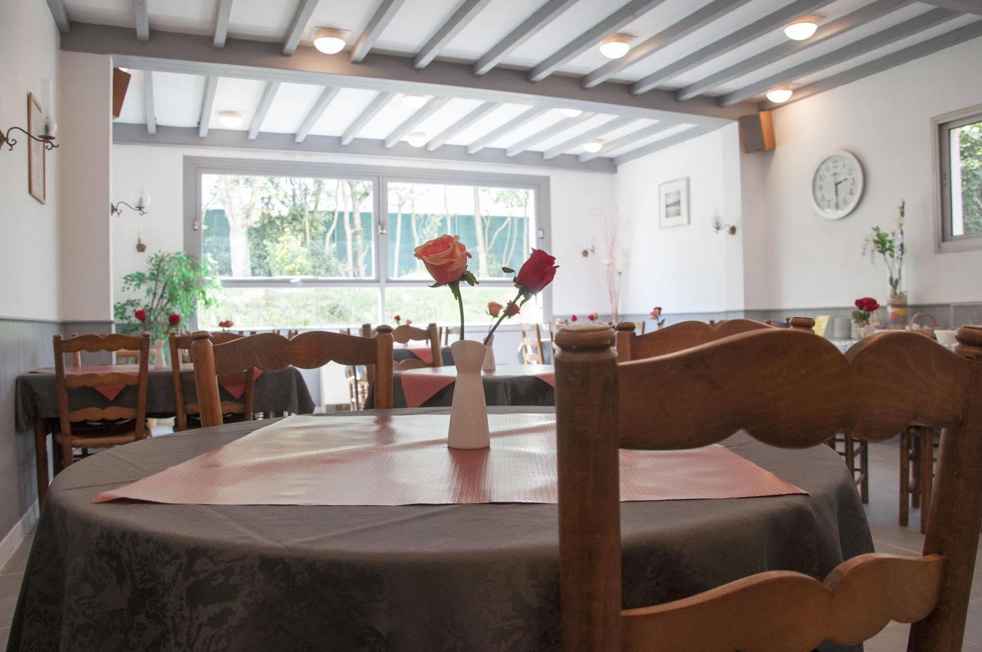 Le Pavillon Bleu Hotel Restaurant Royan Luaran gambar