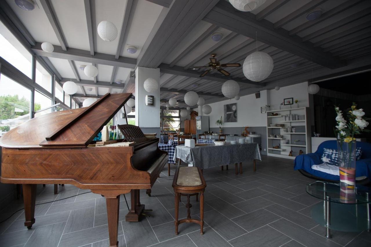 Le Pavillon Bleu Hotel Restaurant Royan Luaran gambar